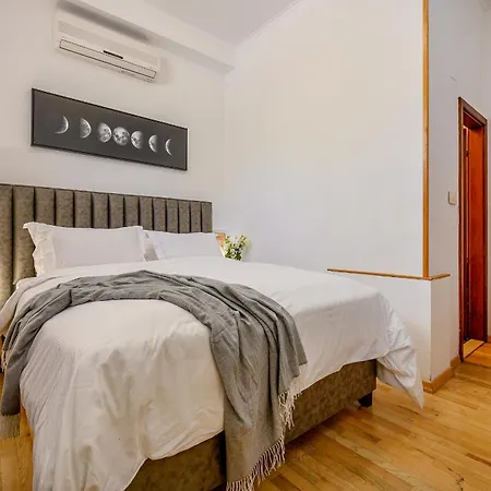 Yellow House With Private Parking By Adex Travel Affittacamere 4*