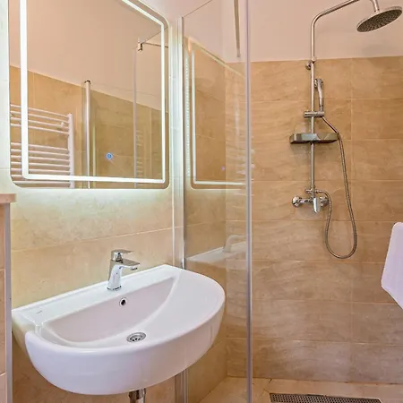 Guest house Yellow House With Private Parking