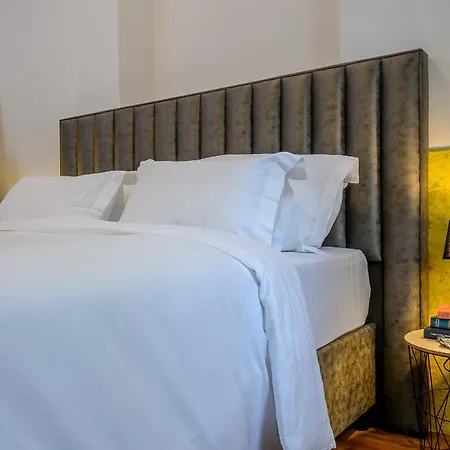 Guest house Yellow House With Private Parking 4*