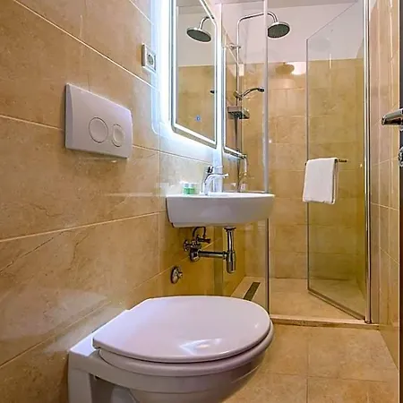 Yellow House With Private Parking By Adex Travel 4* Split
