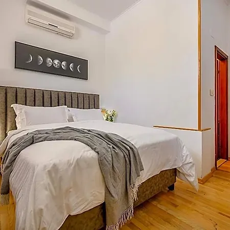 Penzion Yellow House With Private Parking By Adex Travel