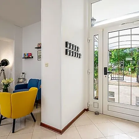 Yellow House With Private Parking By Adex Travel