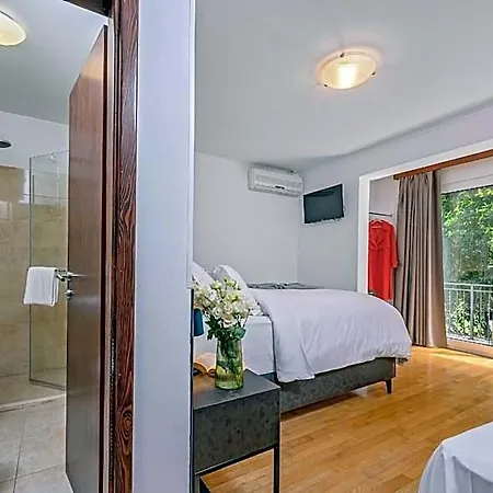 Yellow House With Private Parking By Adex Travel 4* Split