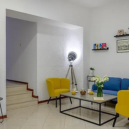 Yellow House With Private Parking By Adex Travel Penzion 4*