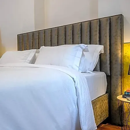 Penzion Yellow House With Private Parking By Adex Travel Split