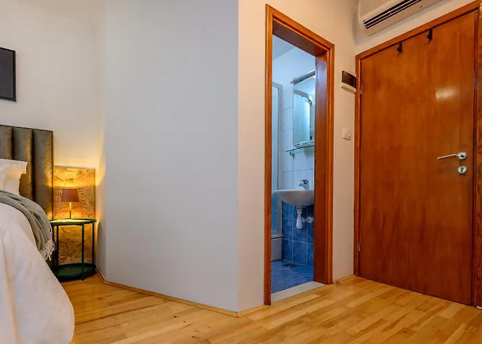 Pensión Yellow House With Private Parking Split